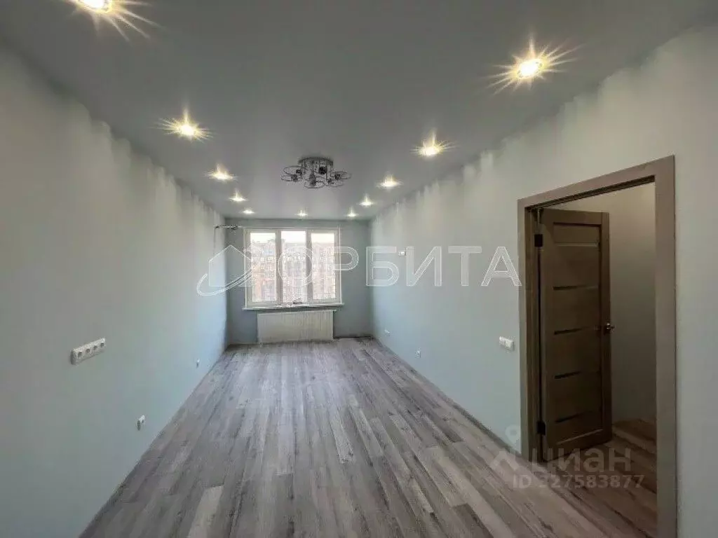 2-к кв. Тюменская область, Тюмень ул. Фармана Салманова, 16 (61.5 м) - Фото 1