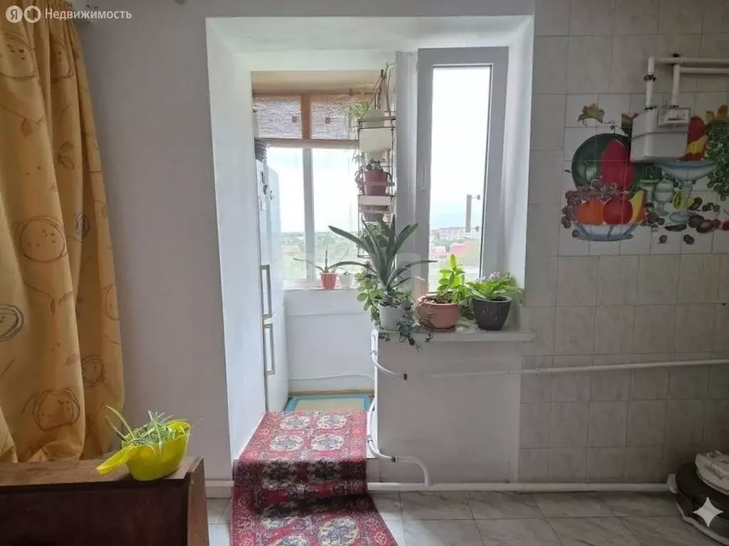 2-комнатная квартира: Гвардейское, улица Карла Маркса, 35А (56 м) - Фото 2