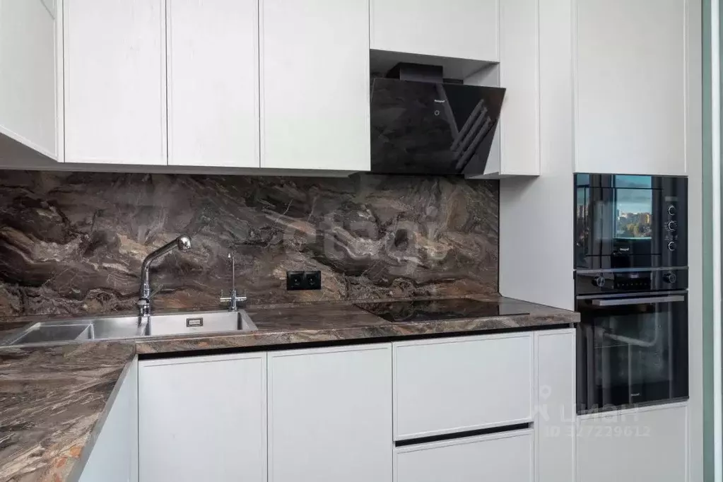 2-к кв. Тюменская область, Тюмень Нефтяников мкр, ул. Пирогова, 11 ... - Фото 1