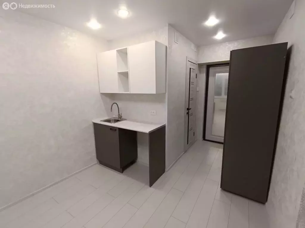 Квартира-студия: Томск, проспект Фрунзе, 120А (16 м) - Фото 0