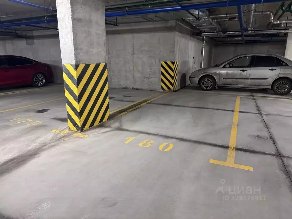 Гараж в Санкт-Петербург Московская пл. (13 м) - Фото 1