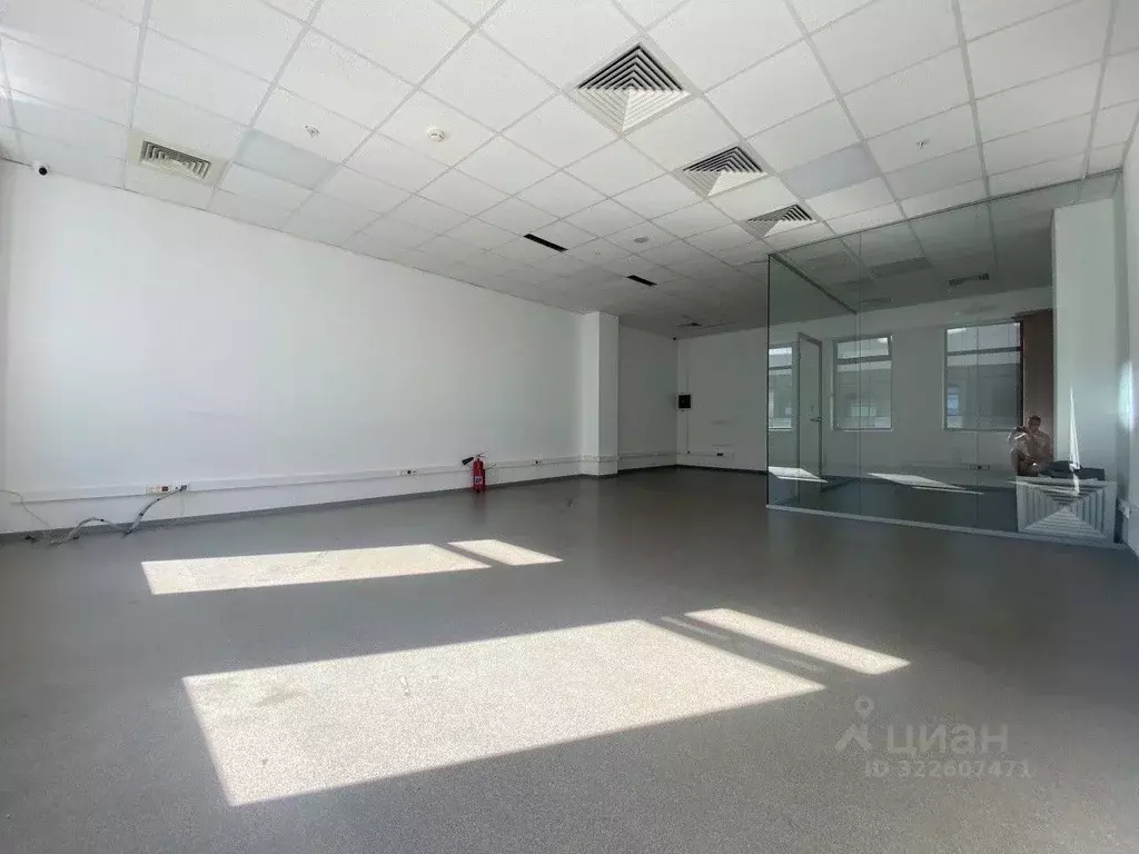 Офис в Свердловская область, Екатеринбург ул. Ткачей, 25 (65 м) - Фото 1