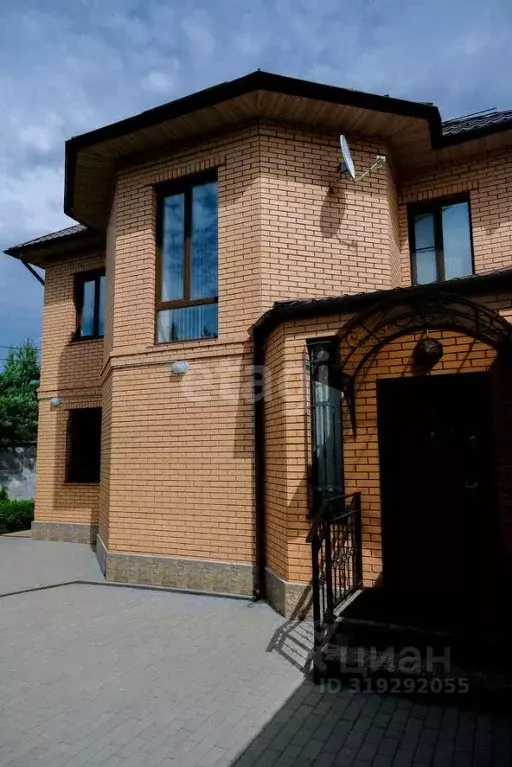 Дом в Калужская область, Калуга ул. Курсантов (155 м) - Фото 0