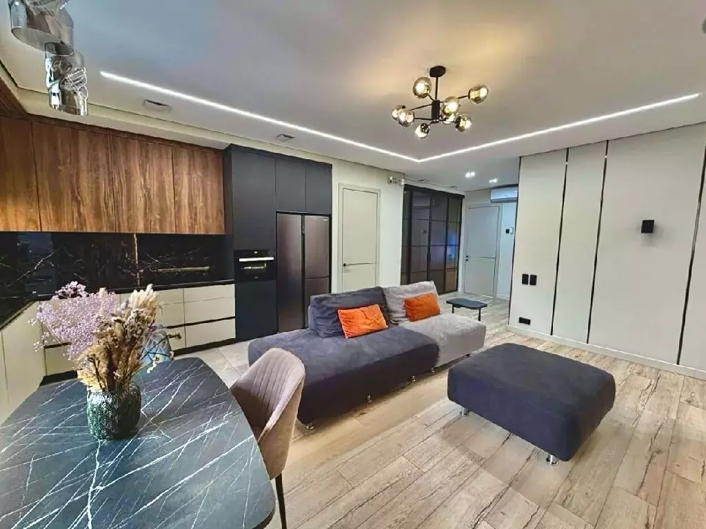 Продается 3-комнатная квартира - Фото 1