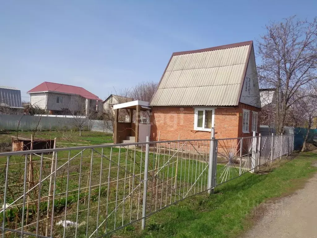 Дом в Саратовская область, Энгельсский район, Красноярское ... - Фото 1