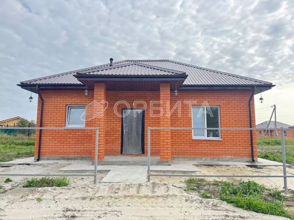 Дом в Тюменская область, Тюменский муниципальный округ, с. Мальково  ... - Фото 1