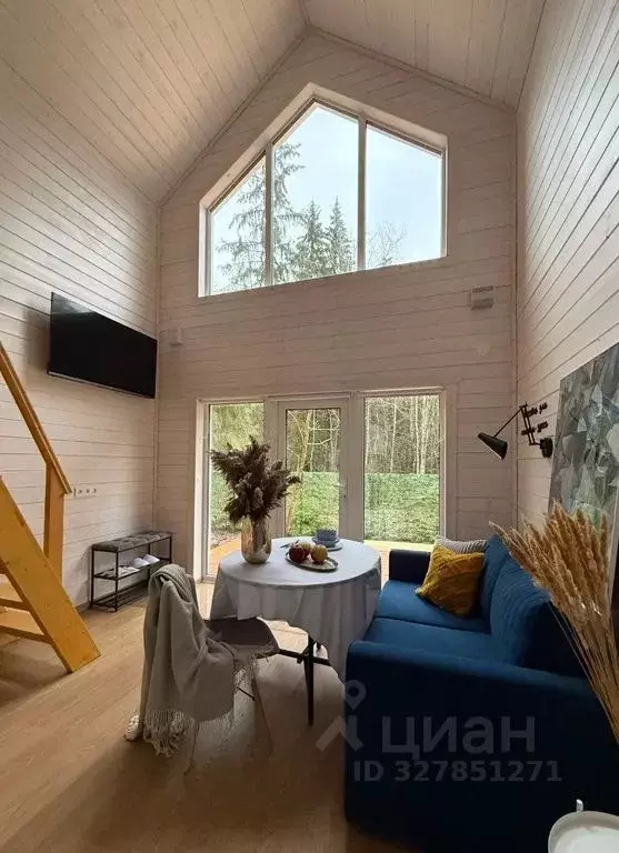 Дом в Ленинградская область, Гатчинский муниципальный округ, Сиверский ... - Фото 1