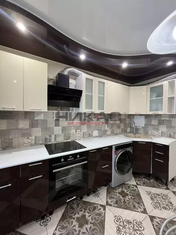 3-к кв. Ярославская область, Ярославль просп. Фрунзе, 33 (90.0 м) - Фото 1