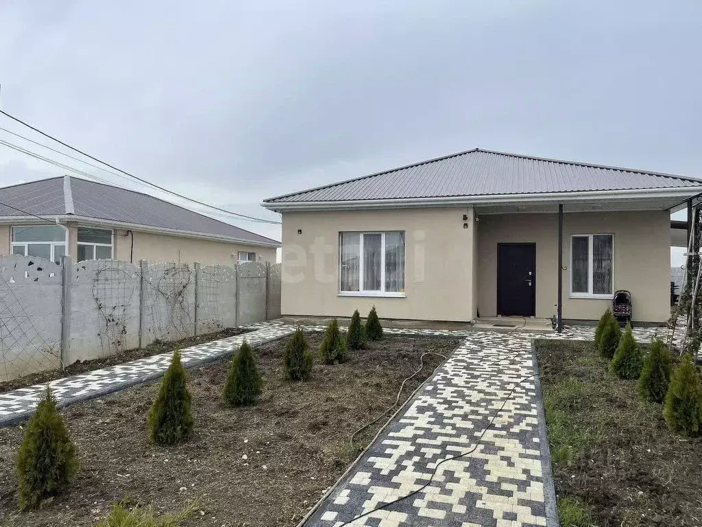 Дом в Крым, Симферопольский район, с. Мирное ул. Богатая, 21 (150 м) - Фото 0