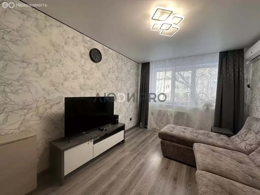 3-комнатная квартира: Уфа, улица Сергея Вострецова, 14/1 (60 м) - Фото 1