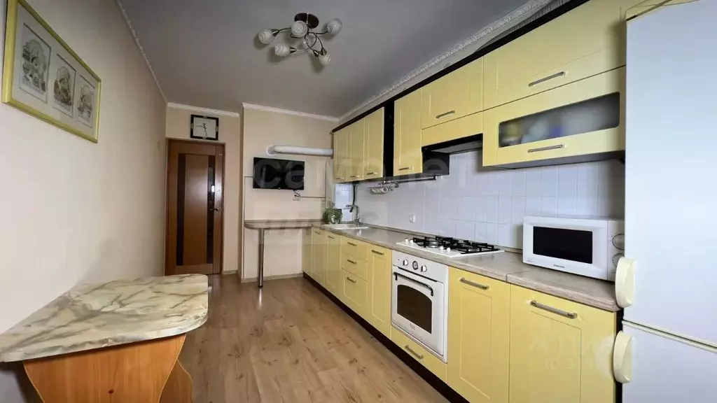2-к кв. Оренбургская область, Оренбург ул. Герцена, 47 (70.2 м) - Фото 0