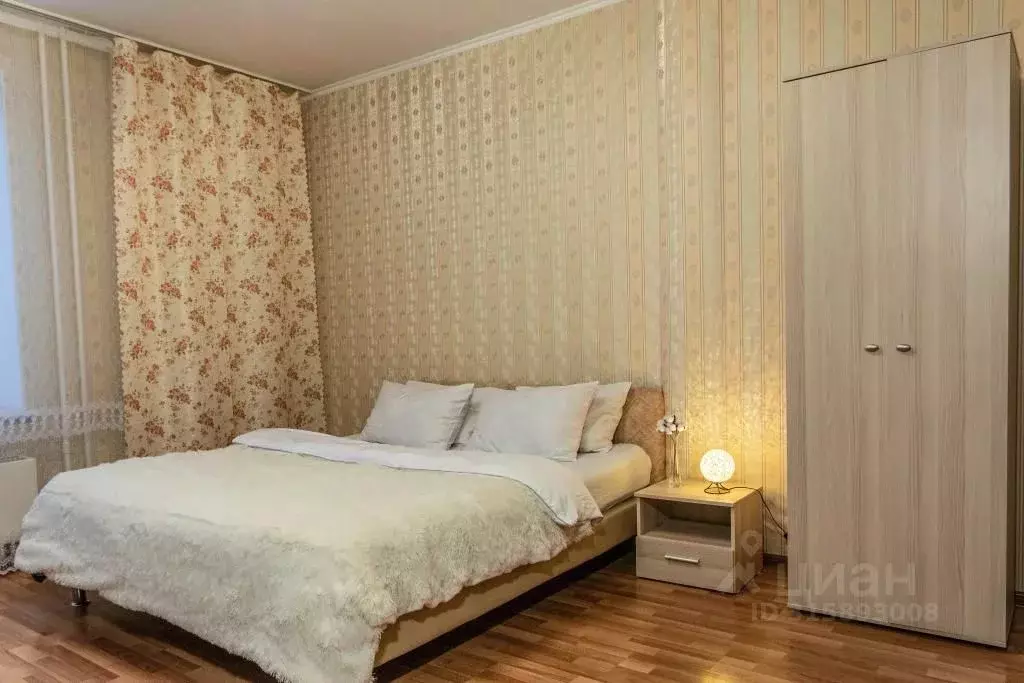 1-к кв. Тюменская область, Тюмень ул. 50 лет ВЛКСМ, 13к3 (28.0 м) - Фото 0