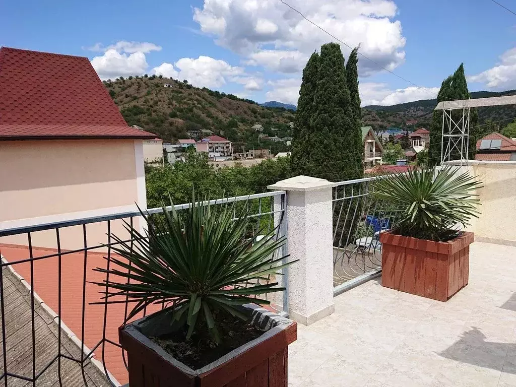 Комната Крым, Алушта муниципальный округ, с. Рыбачье ул. Лучистая, 3 - Фото 2