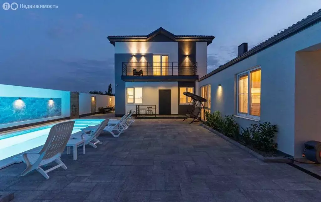 Дом в Геленджик, Геленджикский проспект, 1 (300 м) - Фото 1