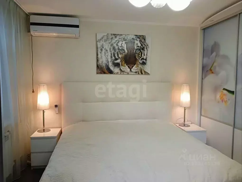 3-к кв. Омская область, Омск ул. Чехова, 3 (55.8 м) - Фото 1