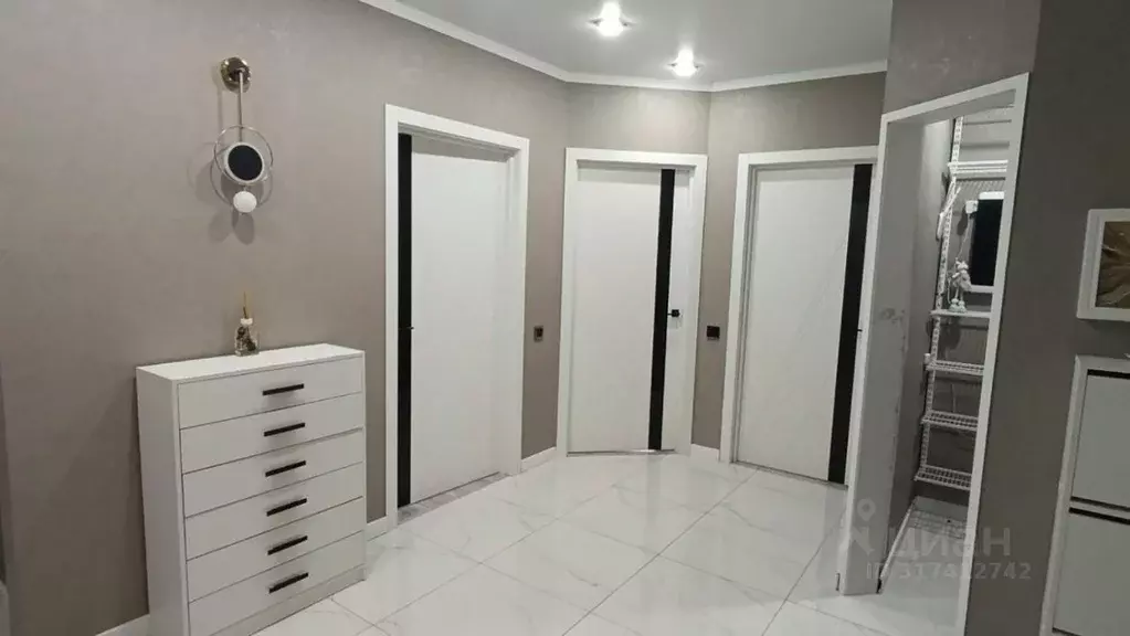 3-к кв. Курская область, Курск просп. Вячеслава Клыкова, 9В (83.5 м) - Фото 1