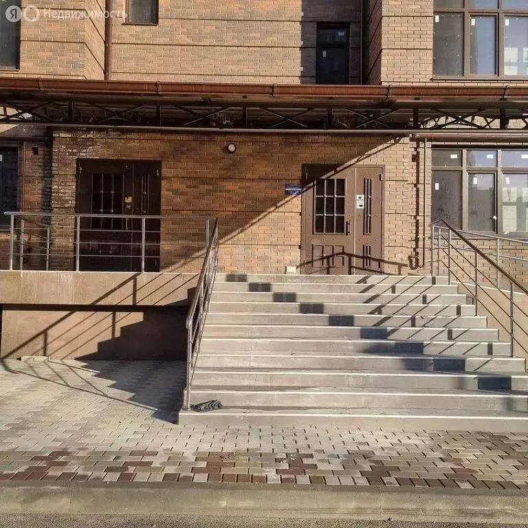 2-комнатная квартира: Владикавказ, Курская улица, 2Б (74.9 м) - Фото 1