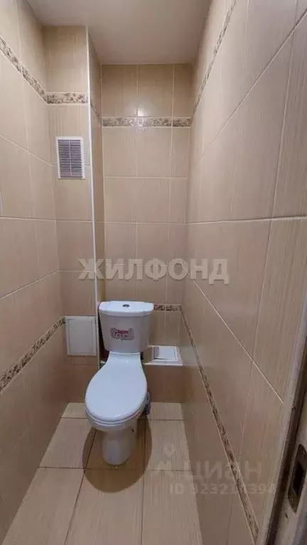 3-к кв. Новосибирская область, Новосибирск ул. Шевченко, 33 (70.0 м) - Фото 0