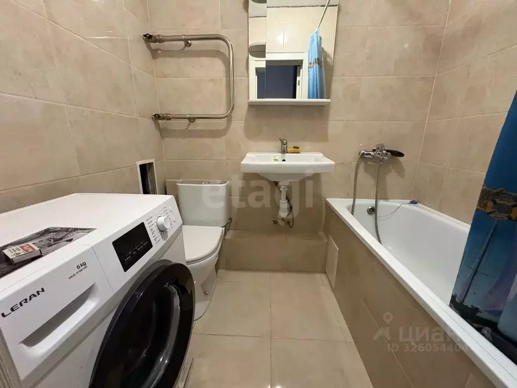 Студия Тюменская область, Тюмень ул. Новоселов, 117 (17.0 м) - Фото 1