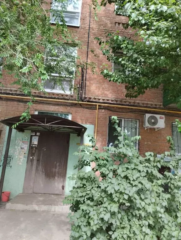 2-к кв. Саратовская область, Энгельс Молодежная ул., 1 (43.0 м) - Фото 0