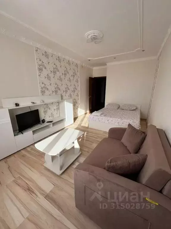 1-к кв. Курская область, Курск ул. Бойцов 9-й Дивизии, 185в (43.0 м) - Фото 0