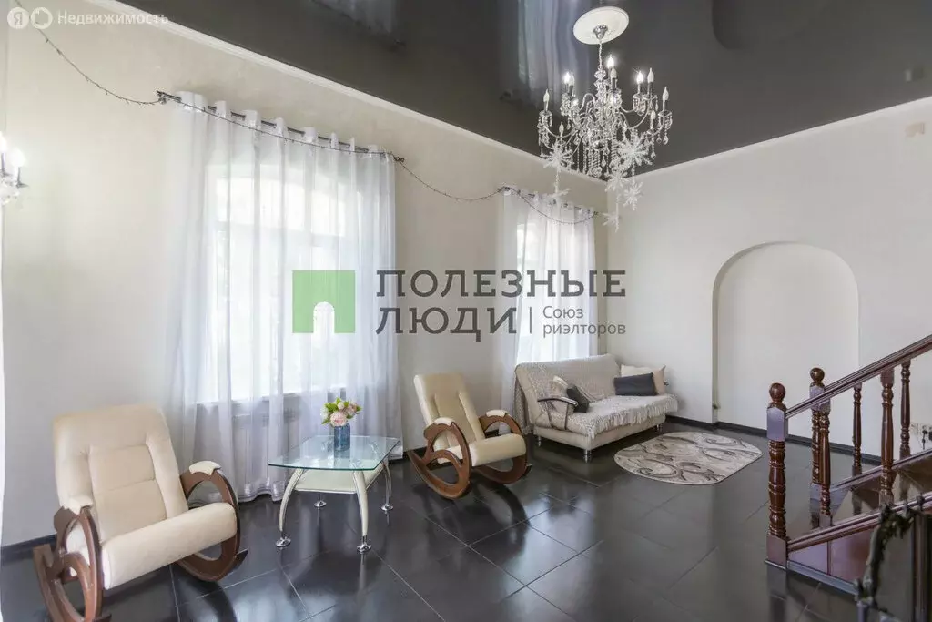 Дом в Астрахань, улица Кулибина (353.6 м) - Фото 1