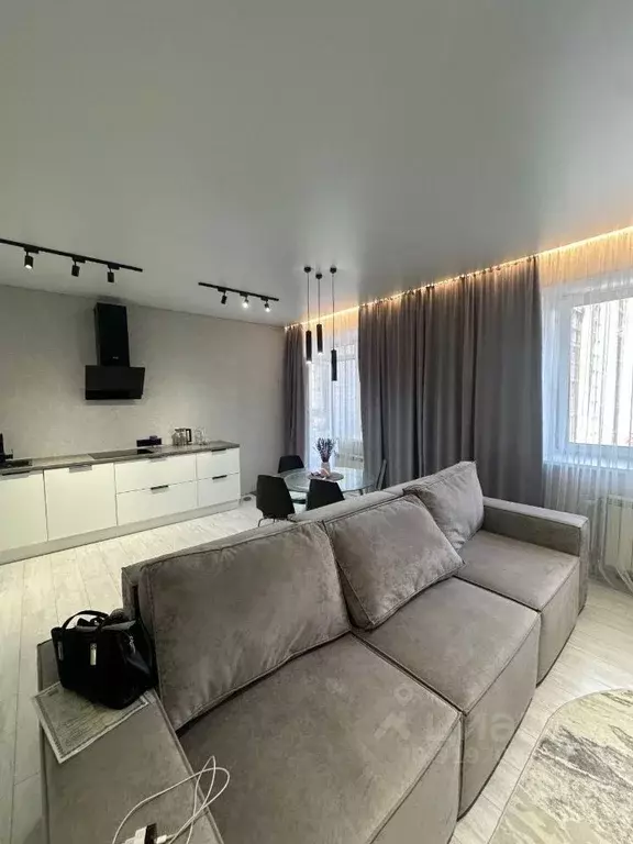 3-к кв. Омская область, Омск ул. Перелета, 32 (76.0 м) - Фото 1