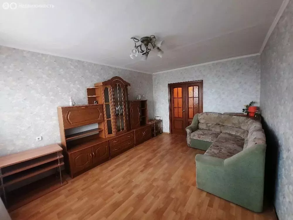 3-комнатная квартира: посёлок Путёвка, Рославльская улица, 5 (61.9 м) - Фото 1