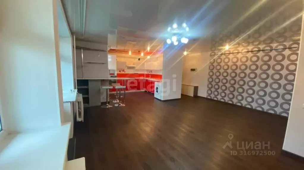 3-к кв. Кемеровская область, Кемерово ул. Дружбы, 33 (88.7 м) - Фото 0