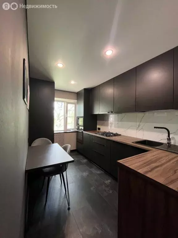 3-комнатная квартира: Сыктывкар, улица Старовского, 42 (61.9 м) - Фото 1