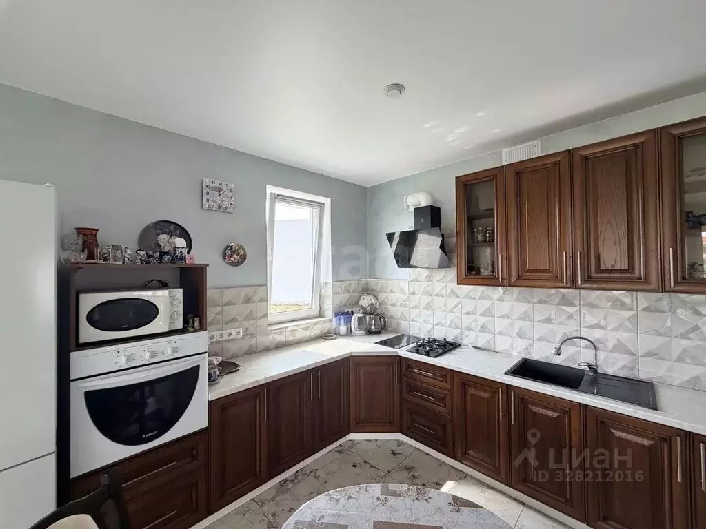 Дом в Крым, Сакский район, Уютненское с/пос ул. Гурзуфская, 10 (95 м) - Фото 1