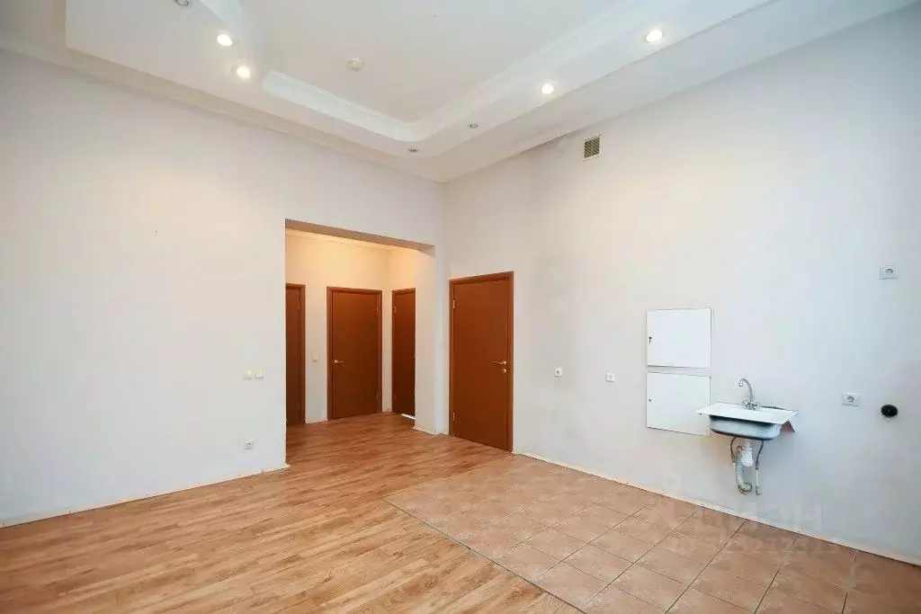 3-к кв. Омская область, Омск Спартаковская ул., 9 (101.0 м) - Фото 2