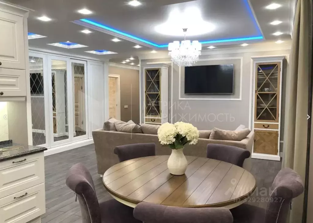 3-к кв. Тюменская область, Тюмень ул. Тимофея Чаркова, 81 (95.0 м) - Фото 1