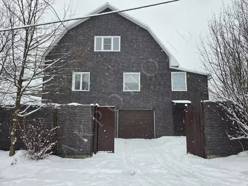 Дом в Красноярский край, Красноярск городской округ, пос. Минино ул. ... - Фото 1