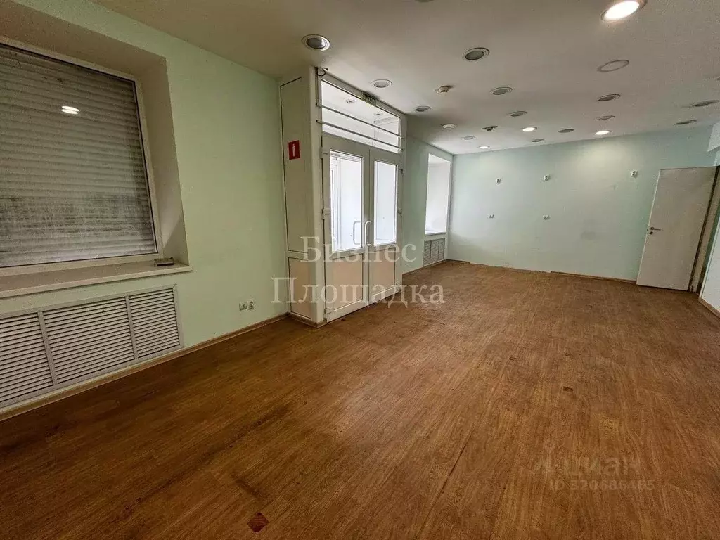 Торговая площадь в Ульяновская область, Ульяновск ул. Гагарина, 1 (157 ... - Фото 2