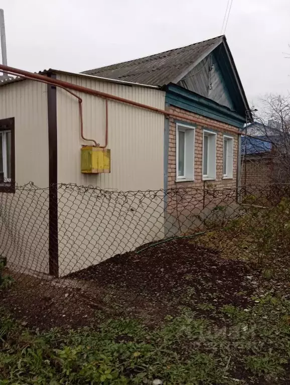 Дом в Оренбургская область, Бугурусланский район, с. Аксаково пер. ... - Фото 1