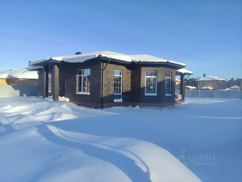 Дом в Татарстан, Пестречинский район, Конское с/пос, с. Конь ул. ... - Фото 1