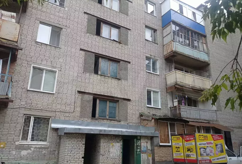 Комната 24,9 м в 3-к., 5/5 эт. - Фото 1