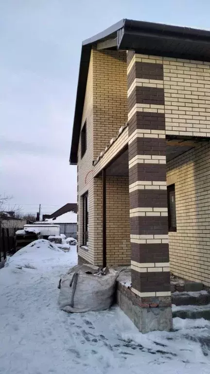 Дом в Саратовская область, Энгельс ул. Солнечная, 37 (150 м) - Фото 1