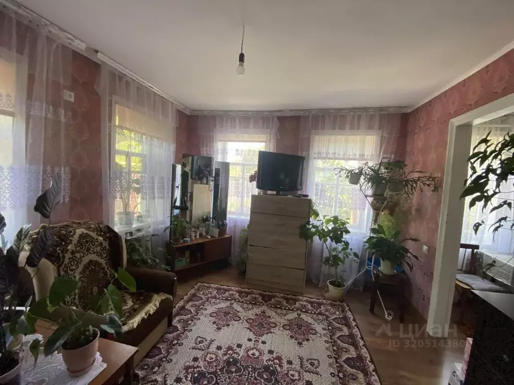 Дом в Краснодарский край, Лабинск ул. Мира (50 м) - Фото 1