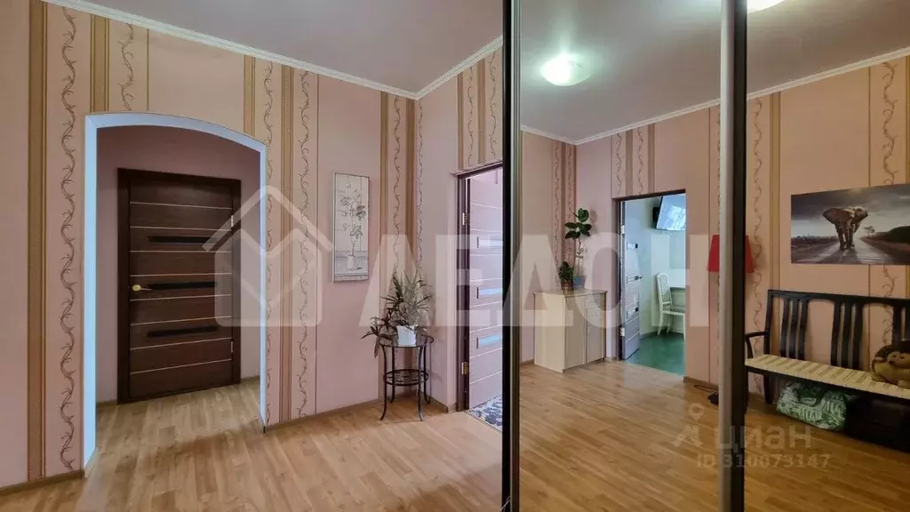 3-к кв. Омская область, Омск просп. Мира, 64 (83.8 м) - Фото 1