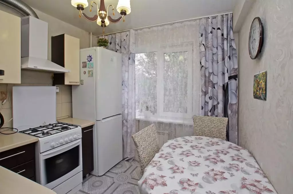 2-к кв. Омская область, Омск ул. Индустриальная, 2 (44.9 м) - Фото 1