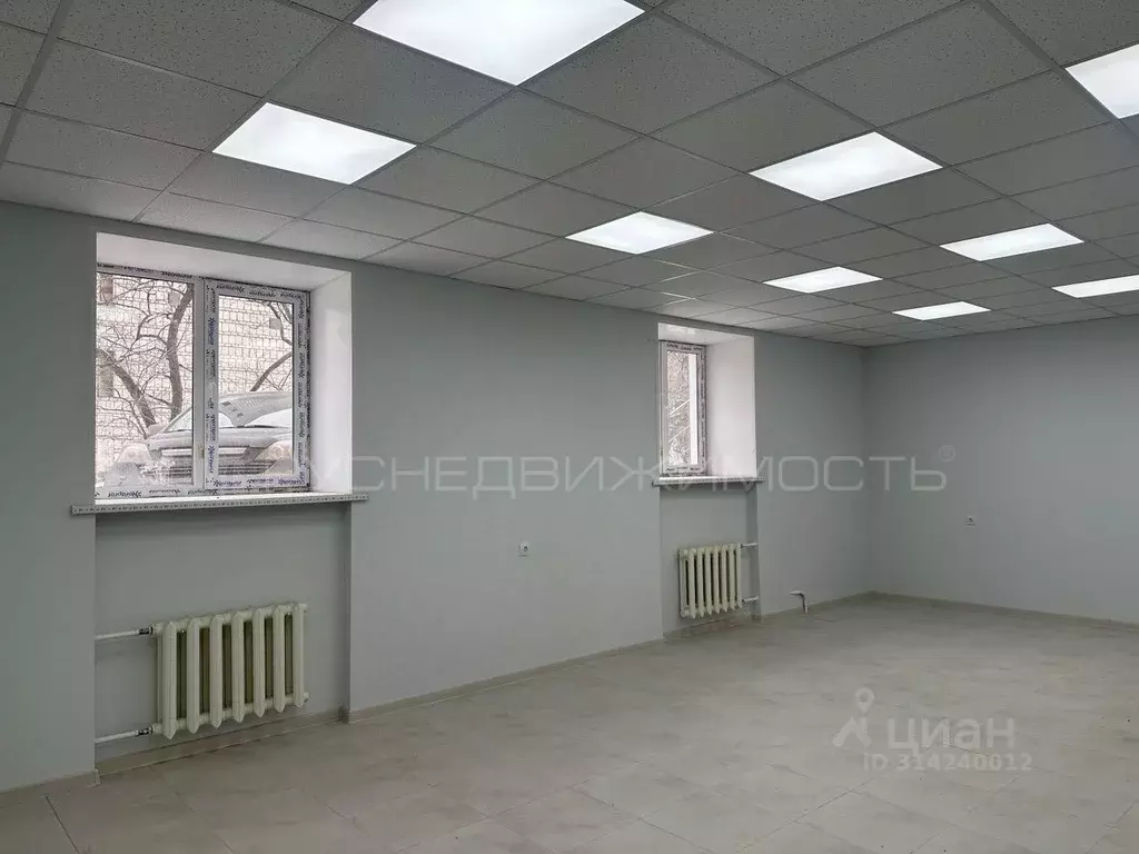 Помещение свободного назначения в Кировская область, Киров ул. Карла ... - Фото 1