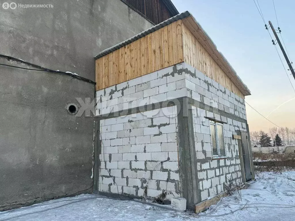 Дом в Кызыл, Ровенская улица (1600 м) - Фото 1