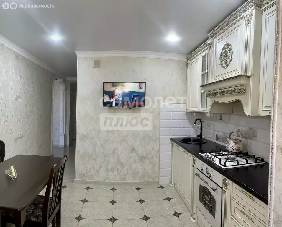 3-комнатная квартира: Баксан, улица Угнич, 11 (72 м) - Фото 0