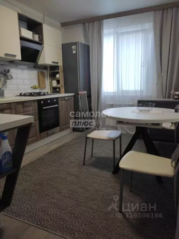 3-к кв. Белгородская область, Старый Оскол Весенний мкр, 14 (64.0 м) - Фото 0