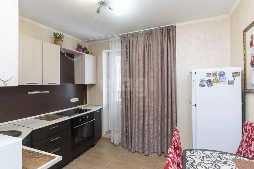 2-к кв. Тюменская область, Тюмень ул. Прокопия Артамонова, 4 (49.8 м) - Фото 2