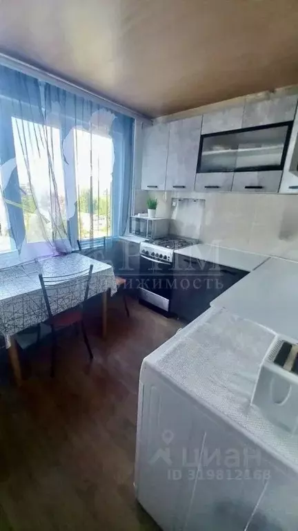 3-к кв. Пензенская область, Пенза ул. Карпинского, 45 (66.4 м) - Фото 0
