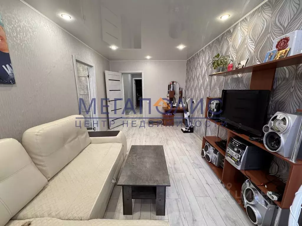 3-к кв. Саратовская область, Балаково Красноармейская ул., 5 (61.3 м) - Фото 1