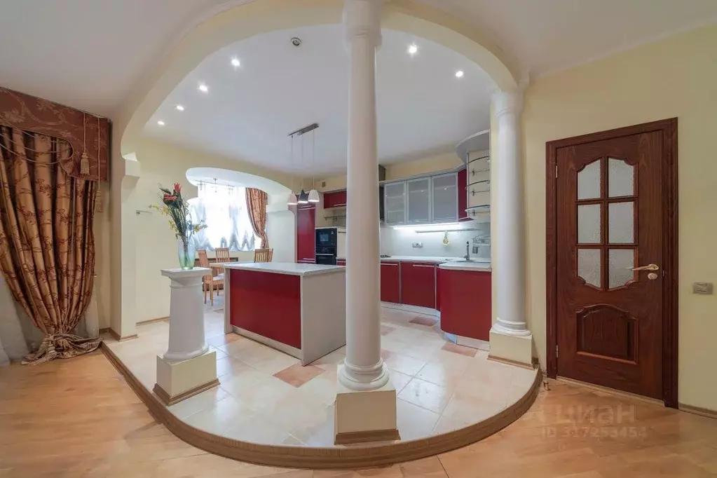 4-к кв. Самарская область, Самара Садовая ул., 256 (190.1 м) - Фото 0